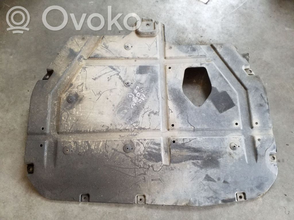 Hyundai i30 Engine splash shield/under tray 