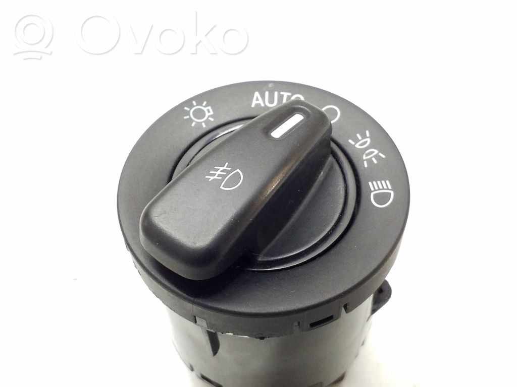 Chrysler Town & Country V Light switch 