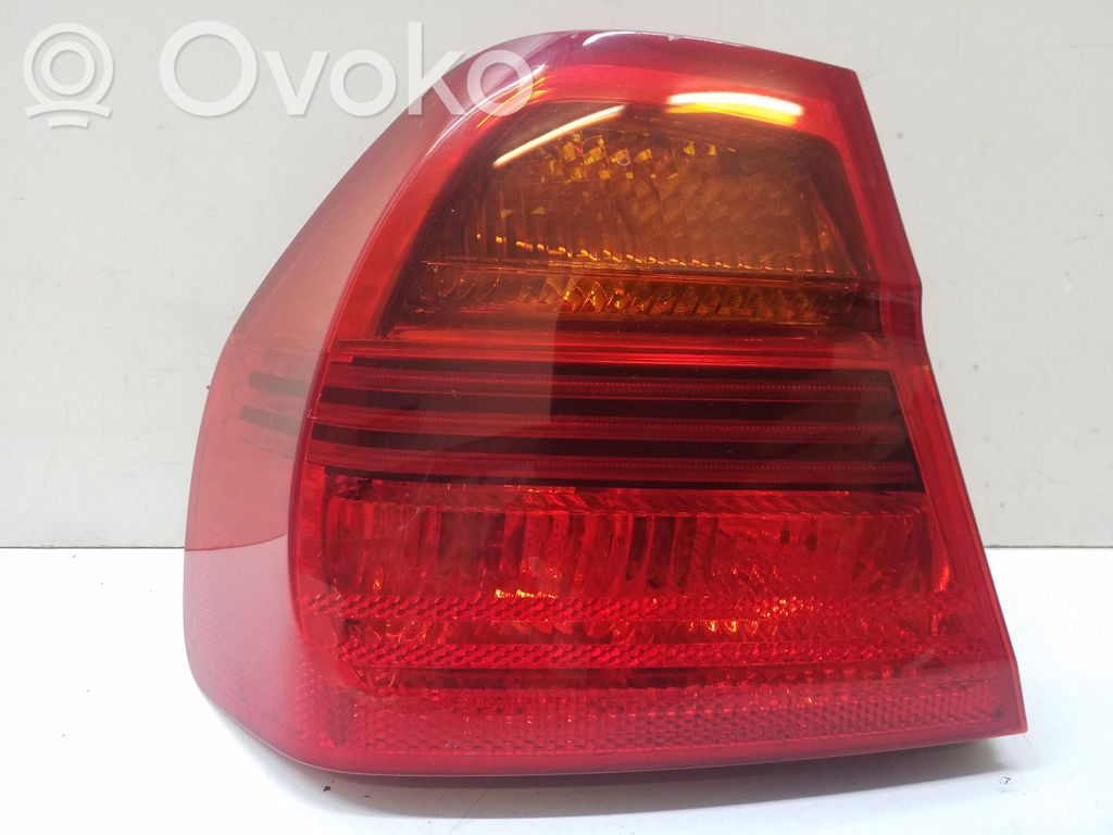 Rear/tail lights   6937457