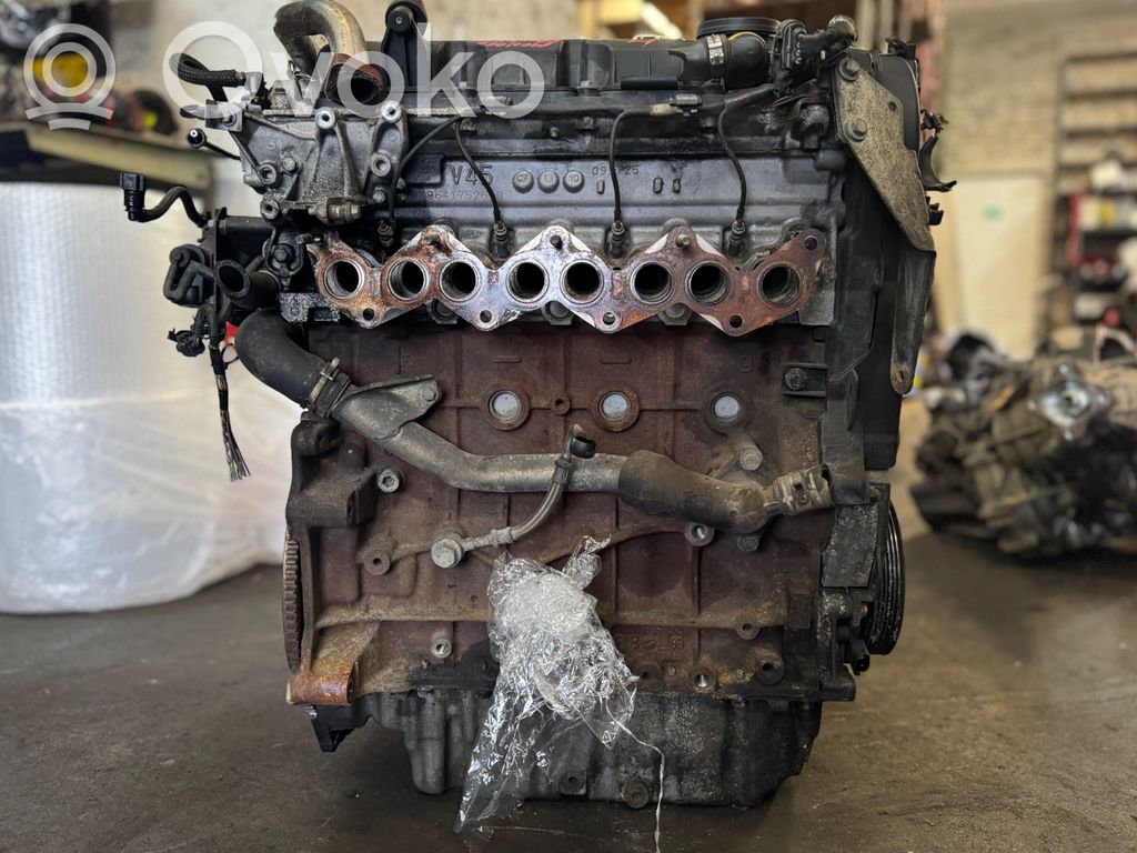 Engine   D4204T,7G9Q6L084BB,6906049