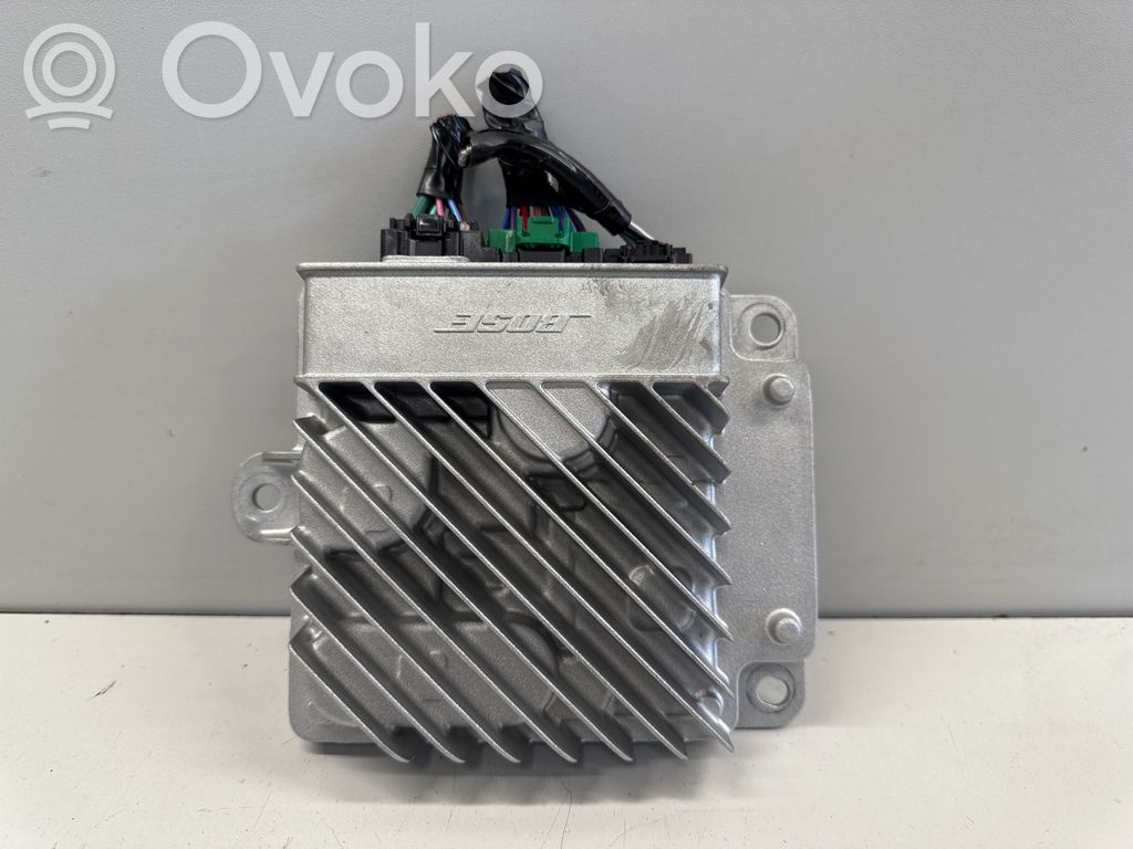 Mazda 3 III Sound amplifier 