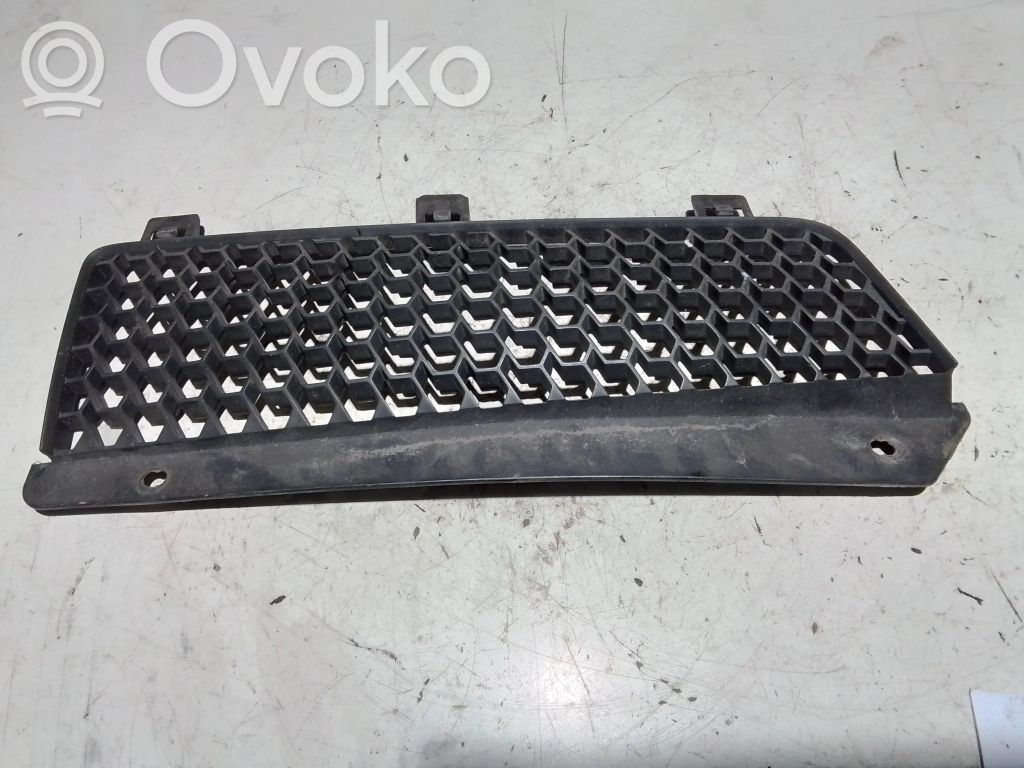 Front grill   8200233752