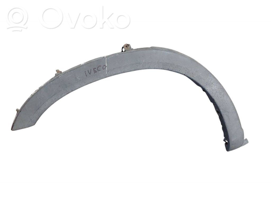 Iveco Daily 35 - 40.10 Garniture pour voûte de roue avant 