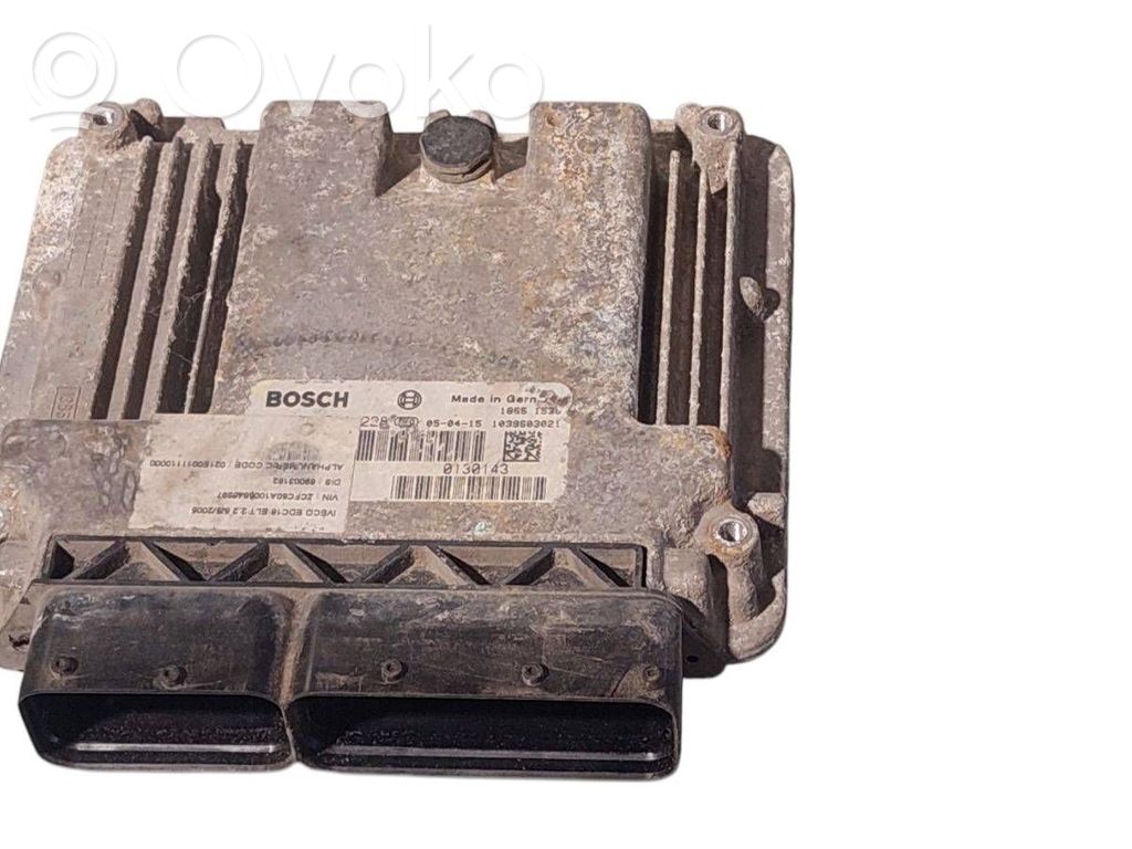 Engine control unit/module   1039S03021,69003182
