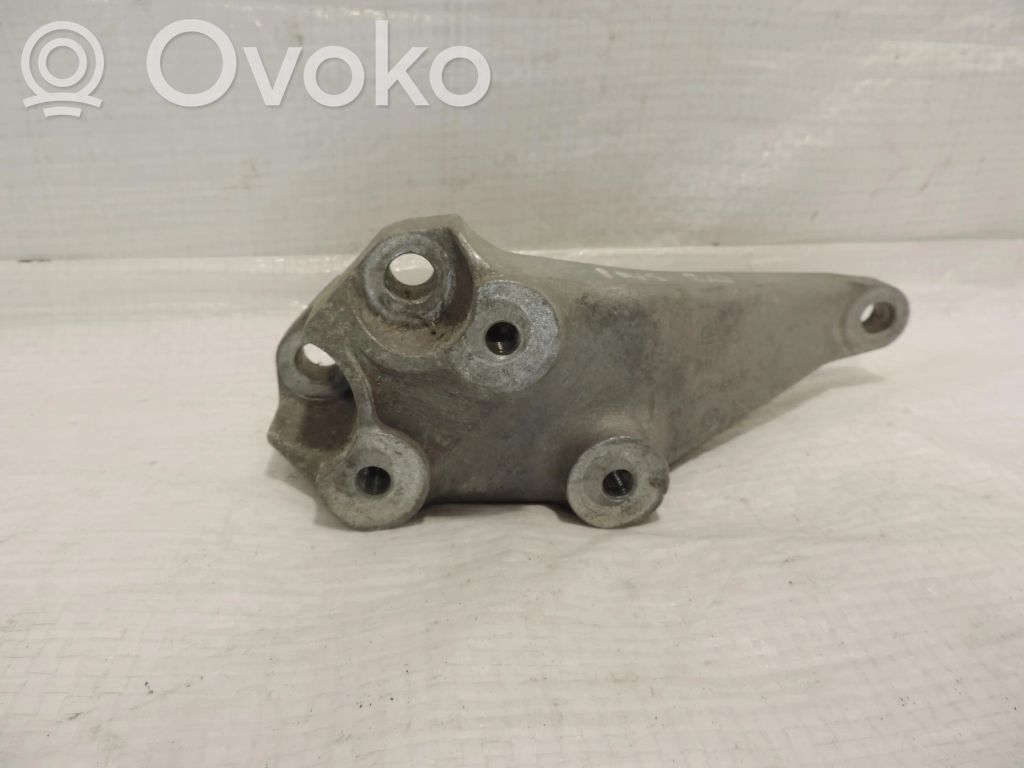Opel Insignia A Gearbox mounting bracket 