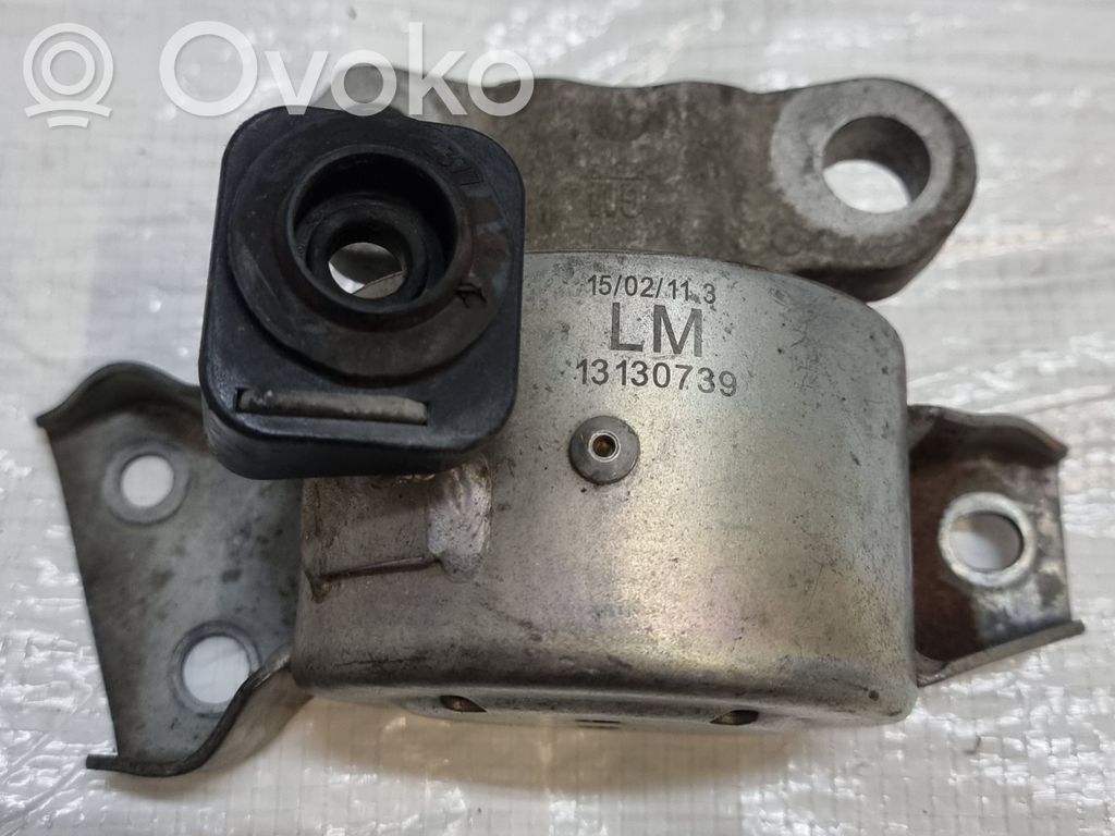 Opel Corsa E Engine mount vacuum valve 