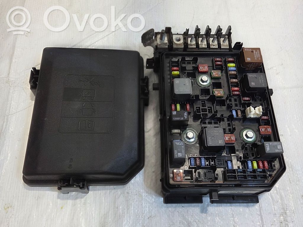 Opel Astra K Fuse box set 