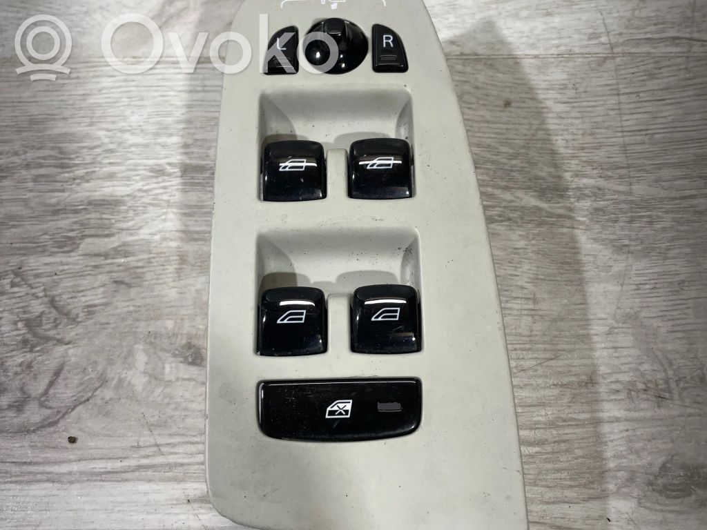 Volvo XC90 Electric window control switch 