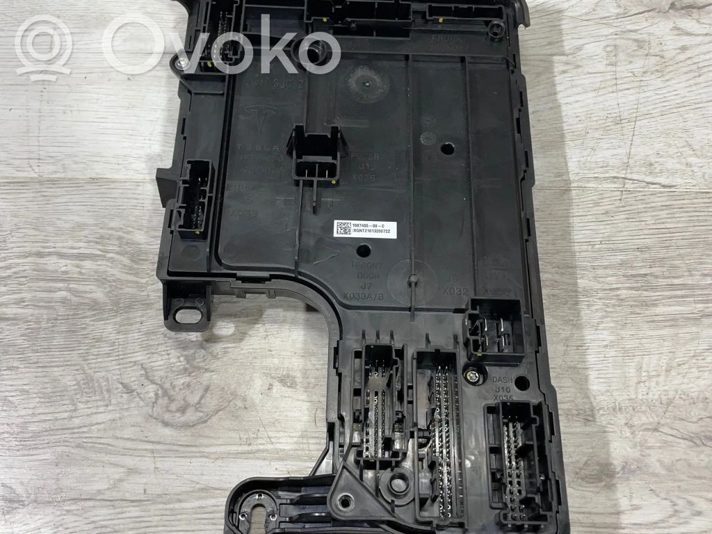 Tesla Model 3 Comfort/convenience module 