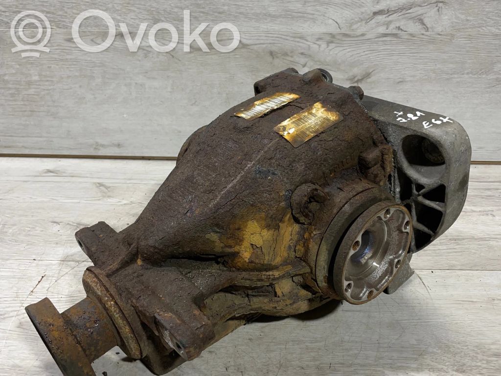 BMW 7 E65 E66 Galinis reduktorius 