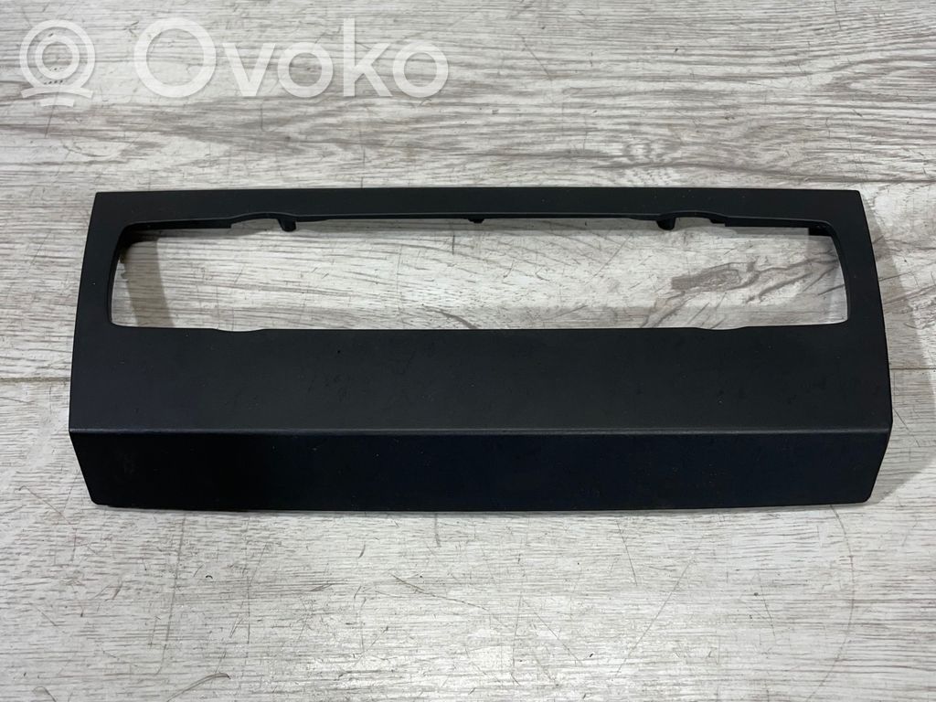 Panel trim   6966407,64116966407