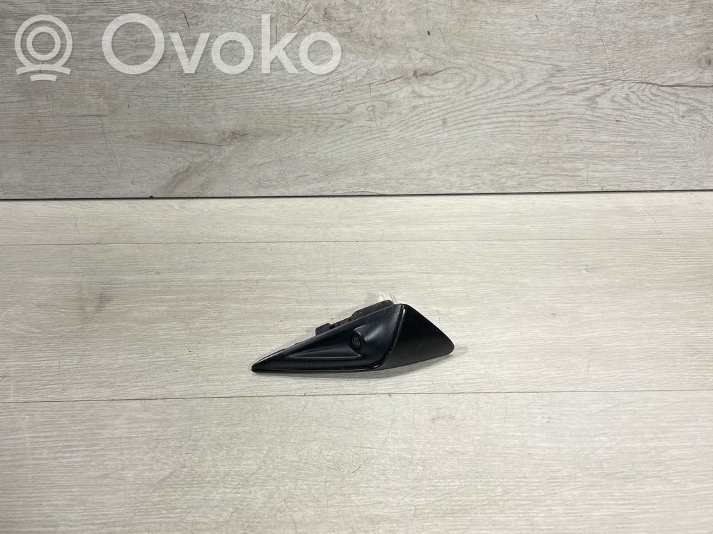 Tesla Model 3 Fotocamera parafango laterale 