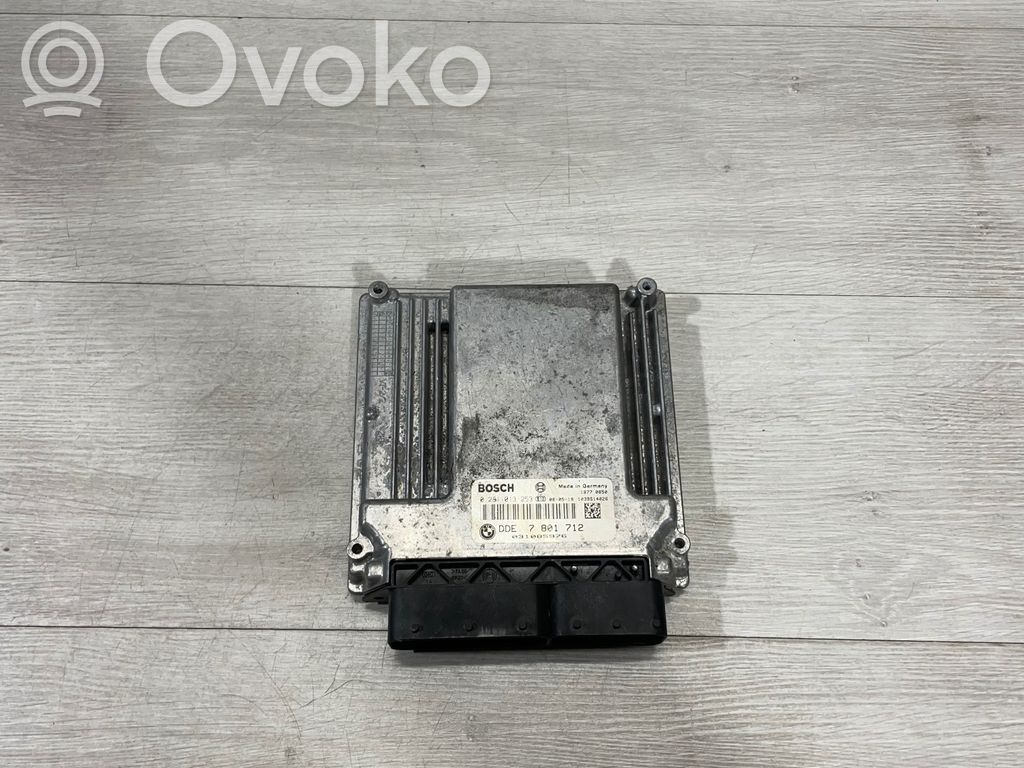BMW 5 E60 E61 Engine control unit/module 