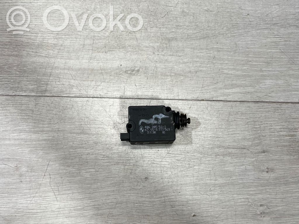 BMW 5 E39 Spynos varikliukas galinio dangčio 