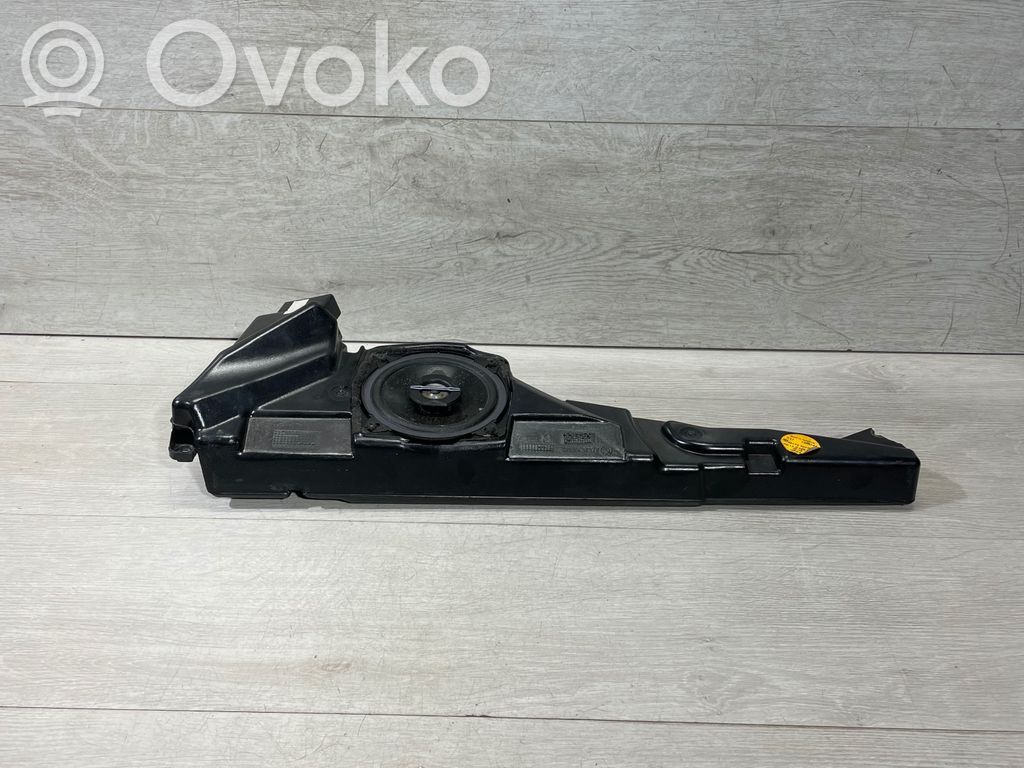 BMW 5 E39 Front door speaker 