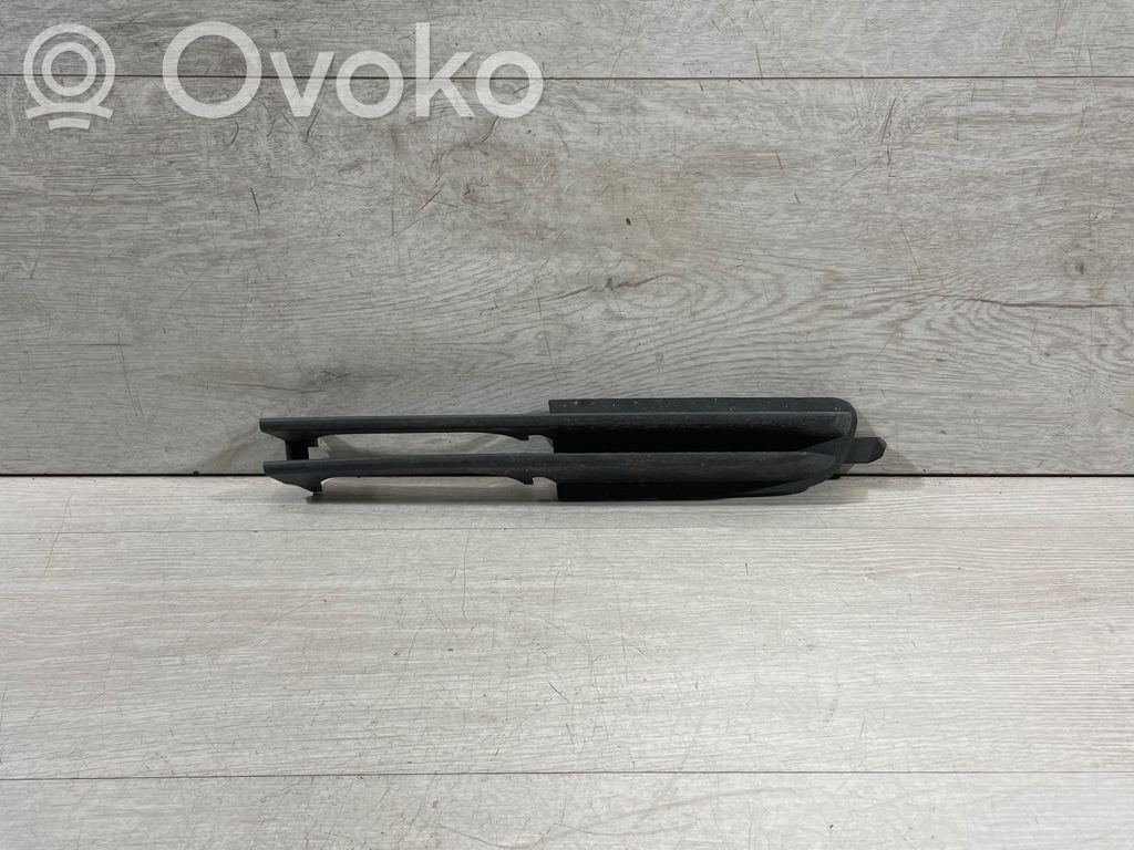 Front bumper lower grill   8209926