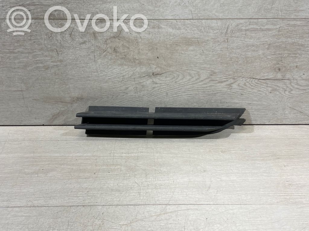 Front bumper lower grill   7032616