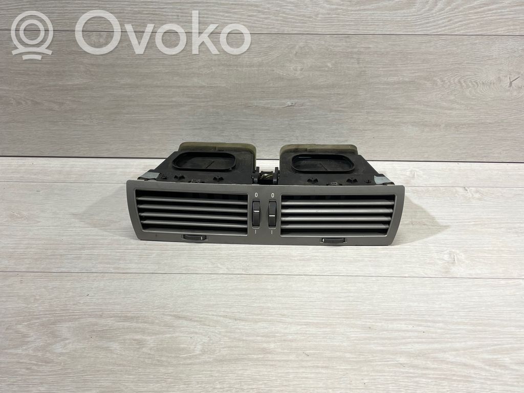 BMW 7 E65 E66 Centrinės oro grotelės 