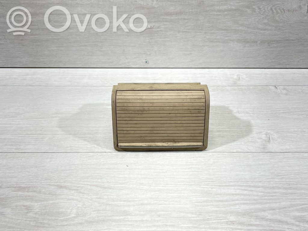 BMW 3 E46 Mantu nodalījums 