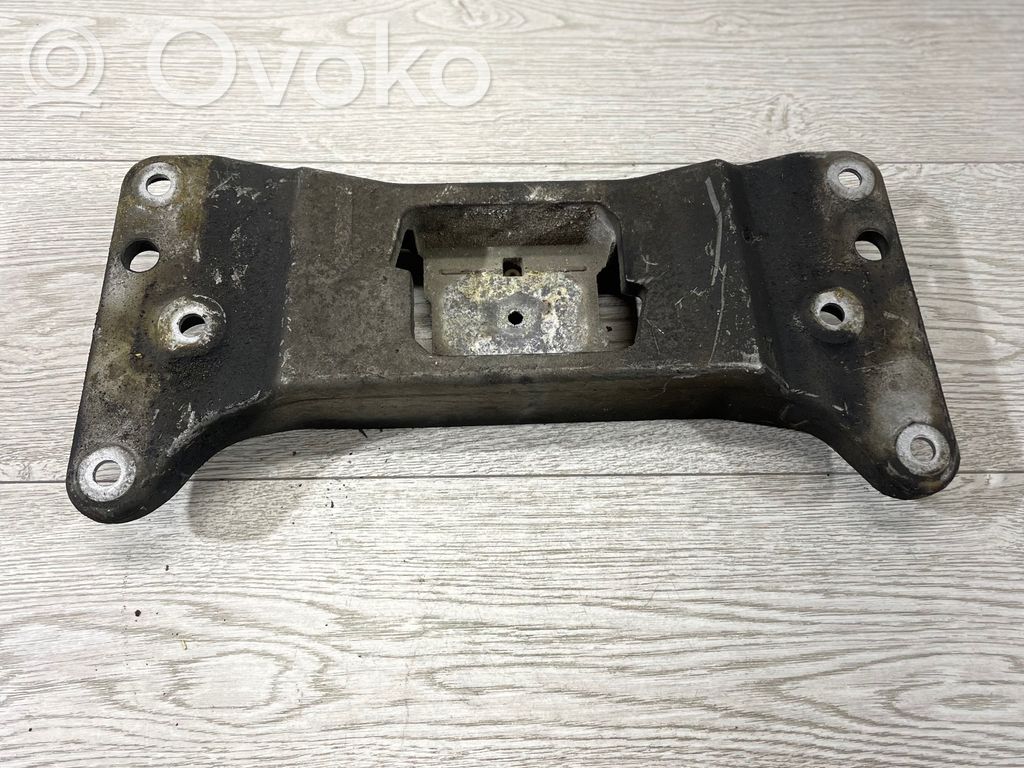 Gearbox mounting bracket   6761106,76110602
