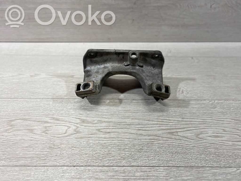 Gearbox mounting bracket   6761103