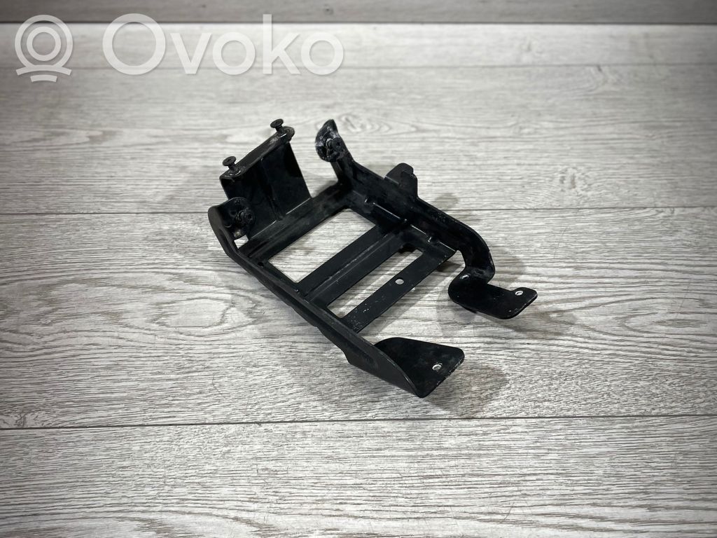 Distronic sensor bracket   6782196,2100A