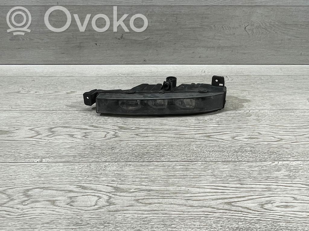 BMW 7 G11 G12 Światło przeciwmgłowe przednie 