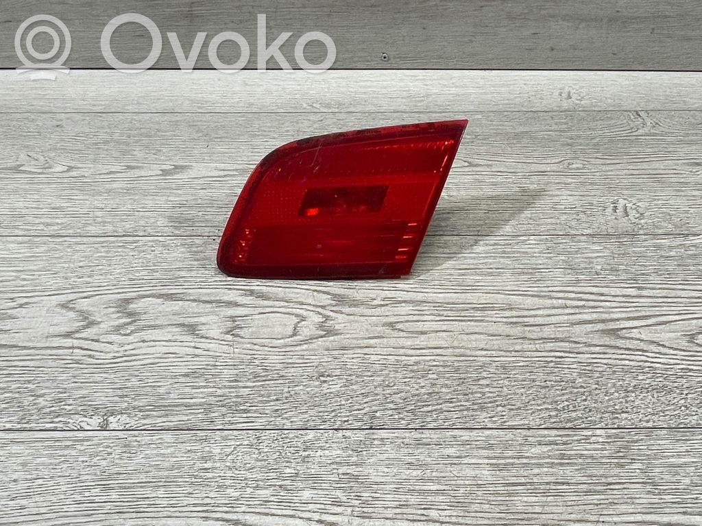 BMW 3 E92 E93 Aizmugurējais lukturis pārsegā 
