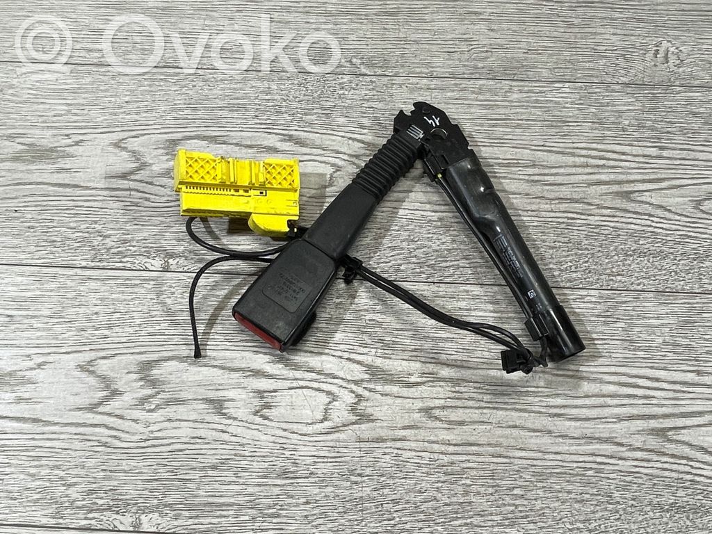 BMW 3 F30 F35 F31 Klamra przedniego pasa bezpieczeństwa 