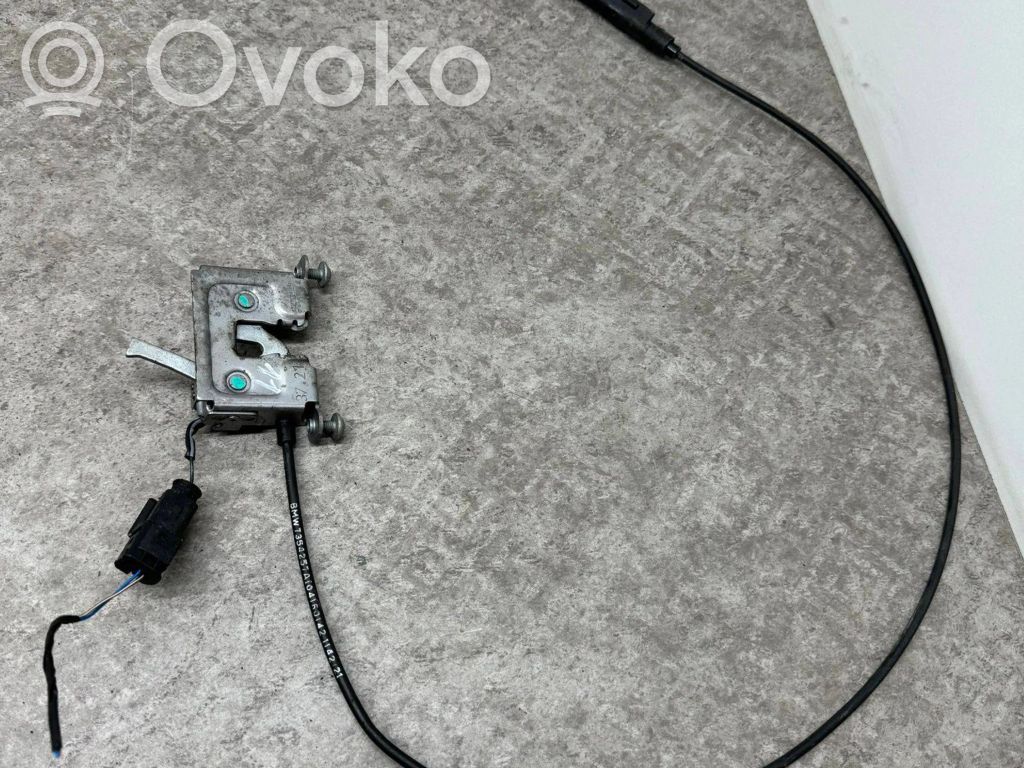 BMW i3 Spyna variklio dangčio 