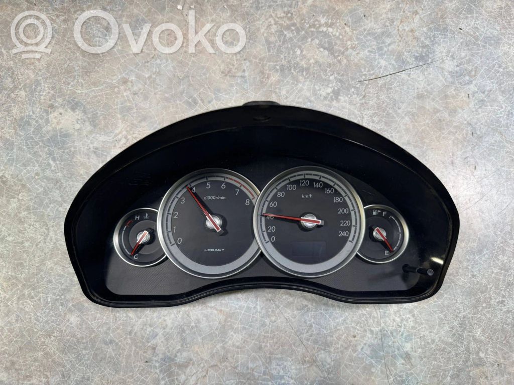Subaru Outback Licznik / Prędkościomierz 
