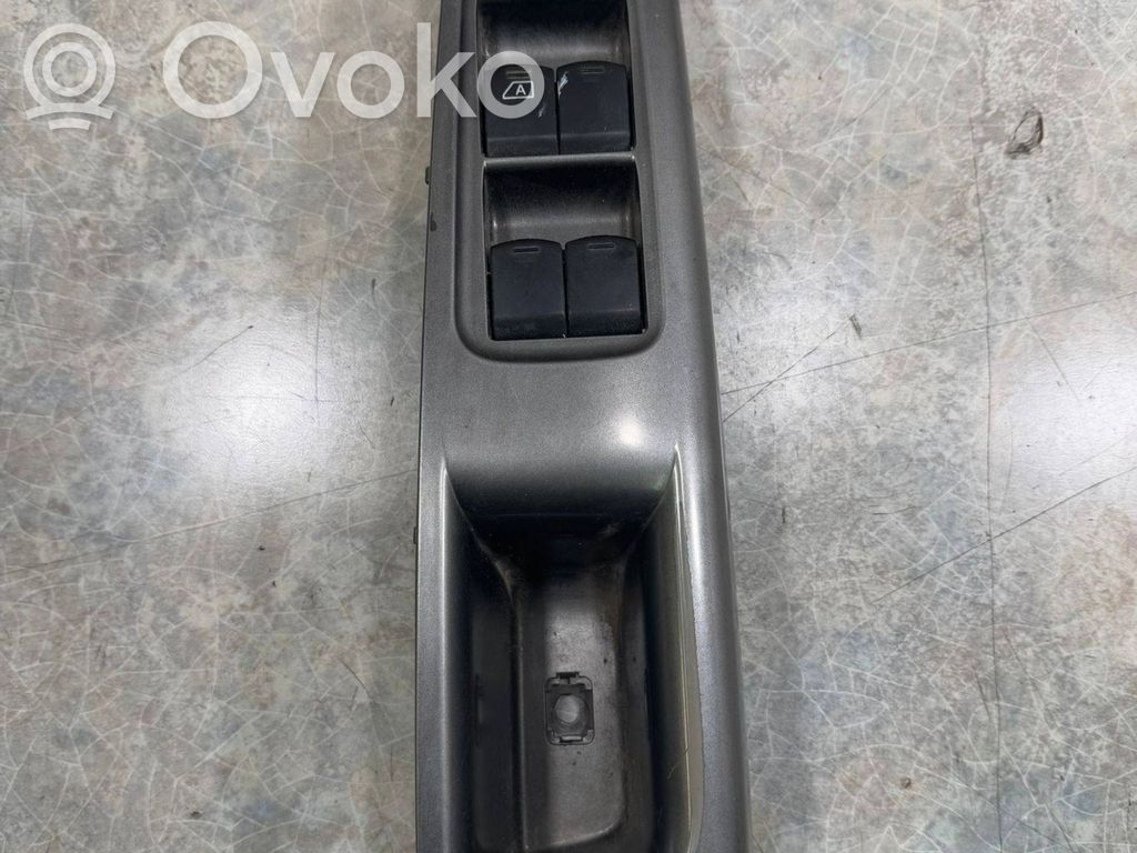Subaru Forester SH Electric window control switch 