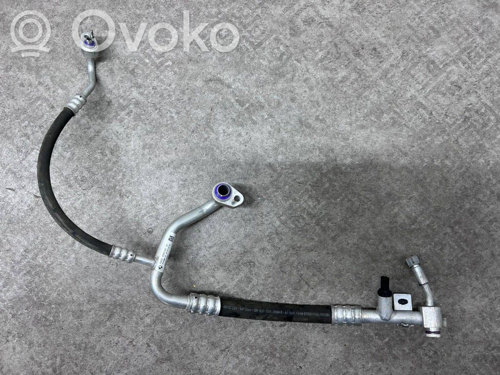 BMW i3 Ilmastointilaitteen putki (A/C) 