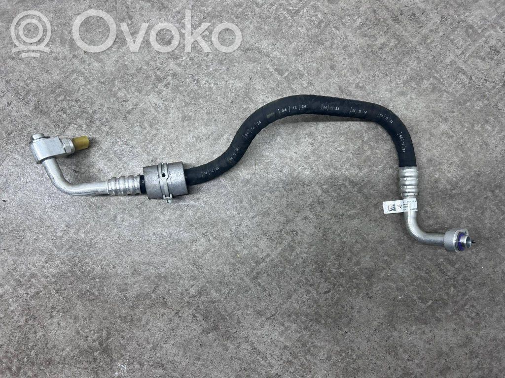 BMW i4 Ilmastointilaitteen putki (A/C) 