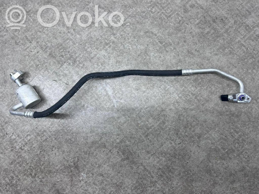 BMW i4 Ilmastointilaitteen putki (A/C) 