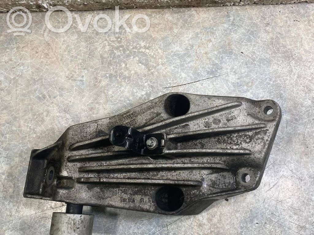 BMW 5 G30 G31 G38 Engine mounting bracket 