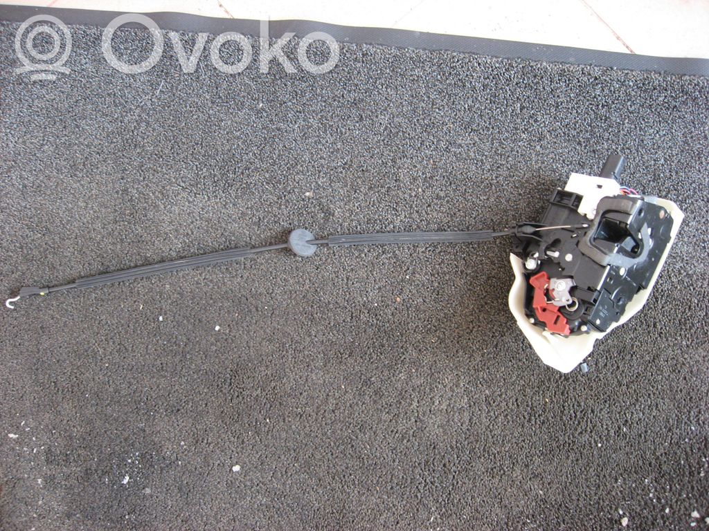 Etuoven lukko