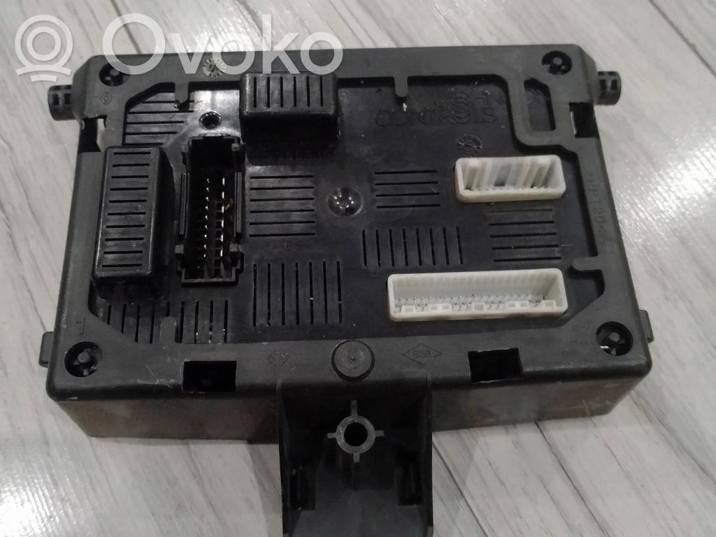 Renault Clio III Sonstige Steuergeräte / Module 