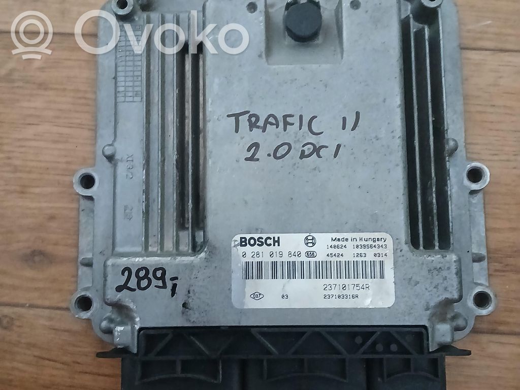 Renault Trafic II (X83) Engine control unit/module ECU 