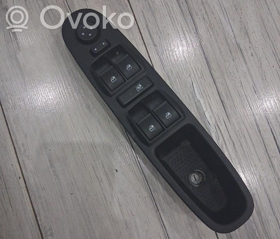 Lancia Ypsilon Electric window control switch 