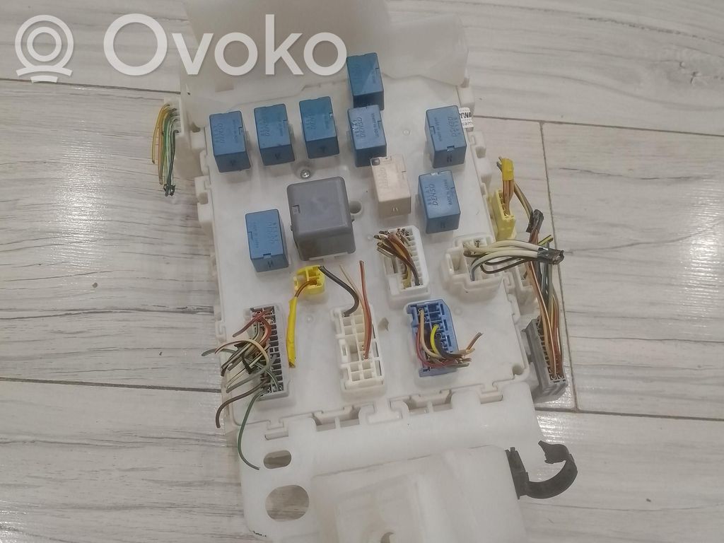 Suzuki Swift II Skrzynka bezpieczników / Komplet 