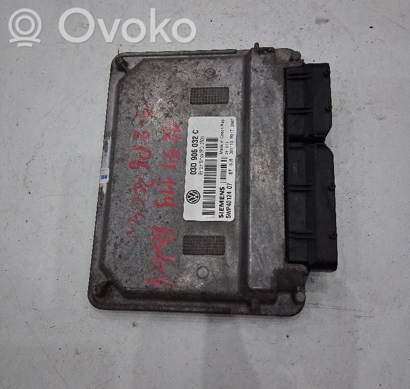 Engine control unit/module ECU   03D906032C,03D906032C,5WP40124