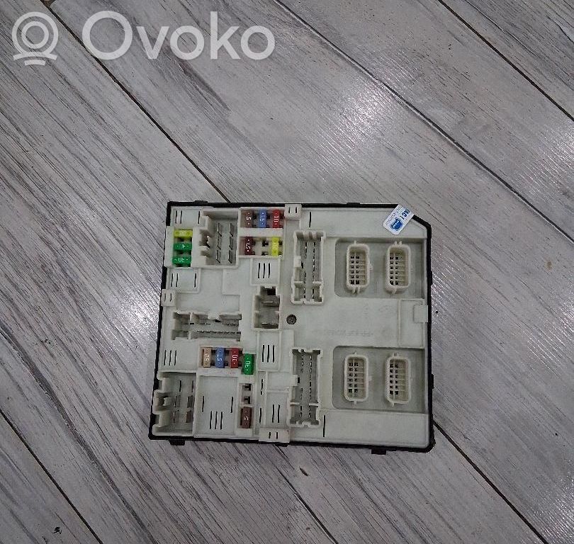 Renault Megane III Drošinātāju kaste (komplekts) 