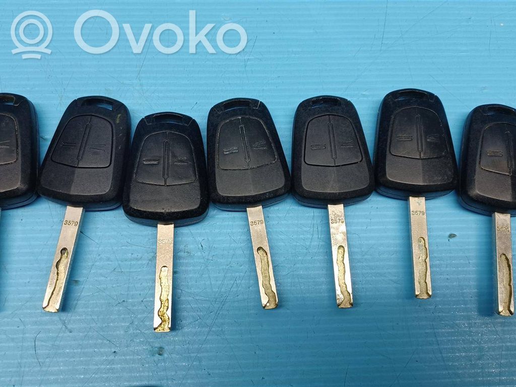 Opel Corsa D Cheie/telecomandă contact 
