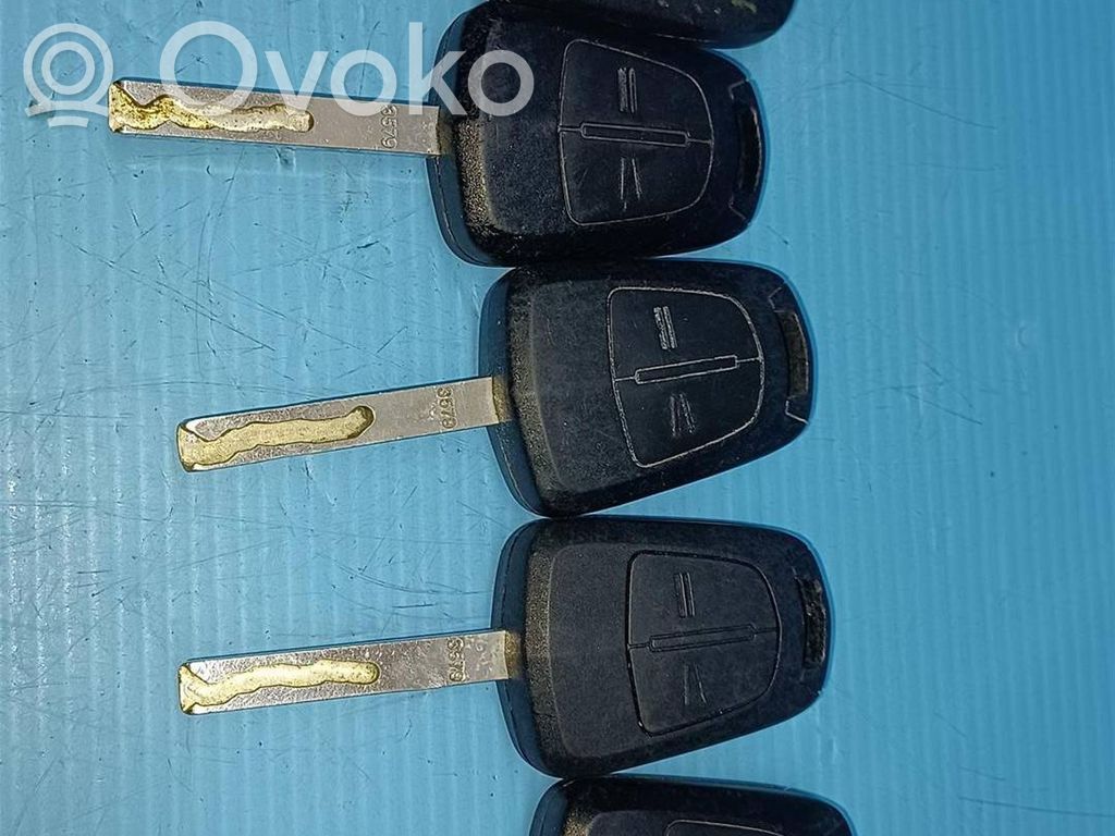 Opel Corsa D Cheie/telecomandă contact 