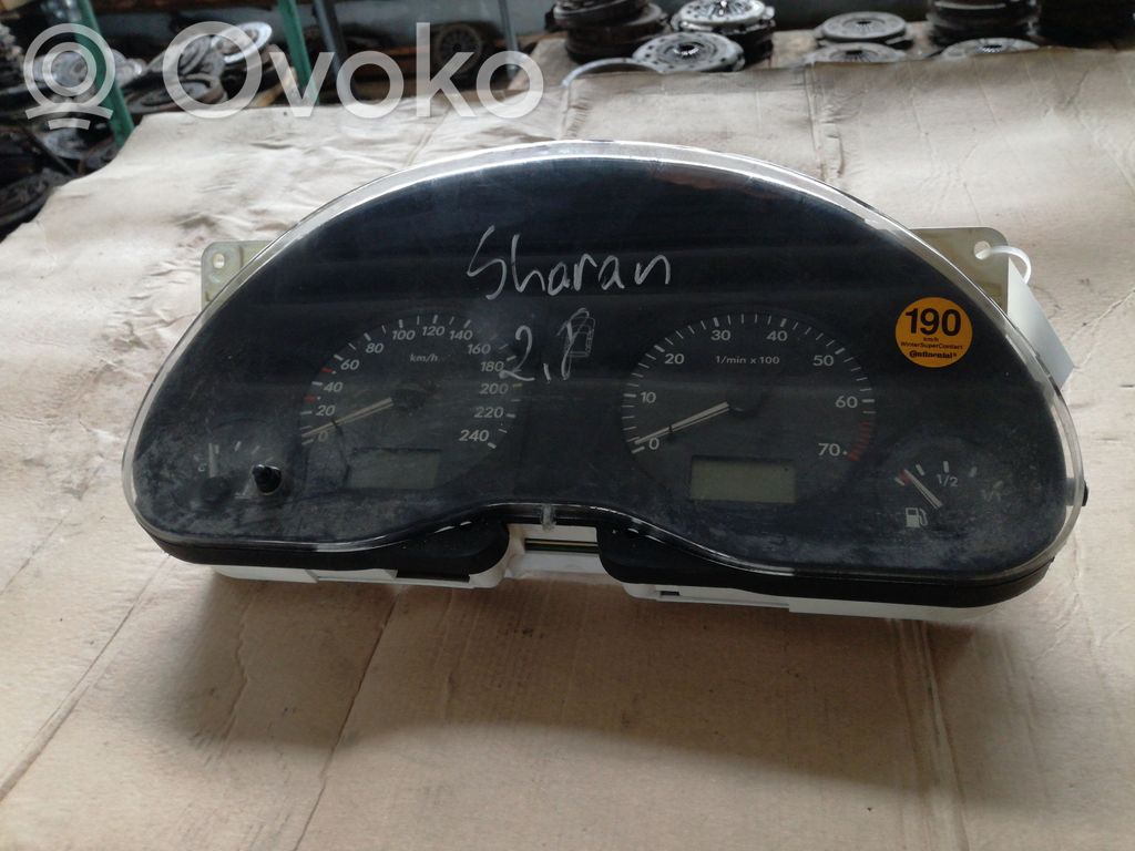 Volkswagen Sharan Speedometer (instrument cluster) 
