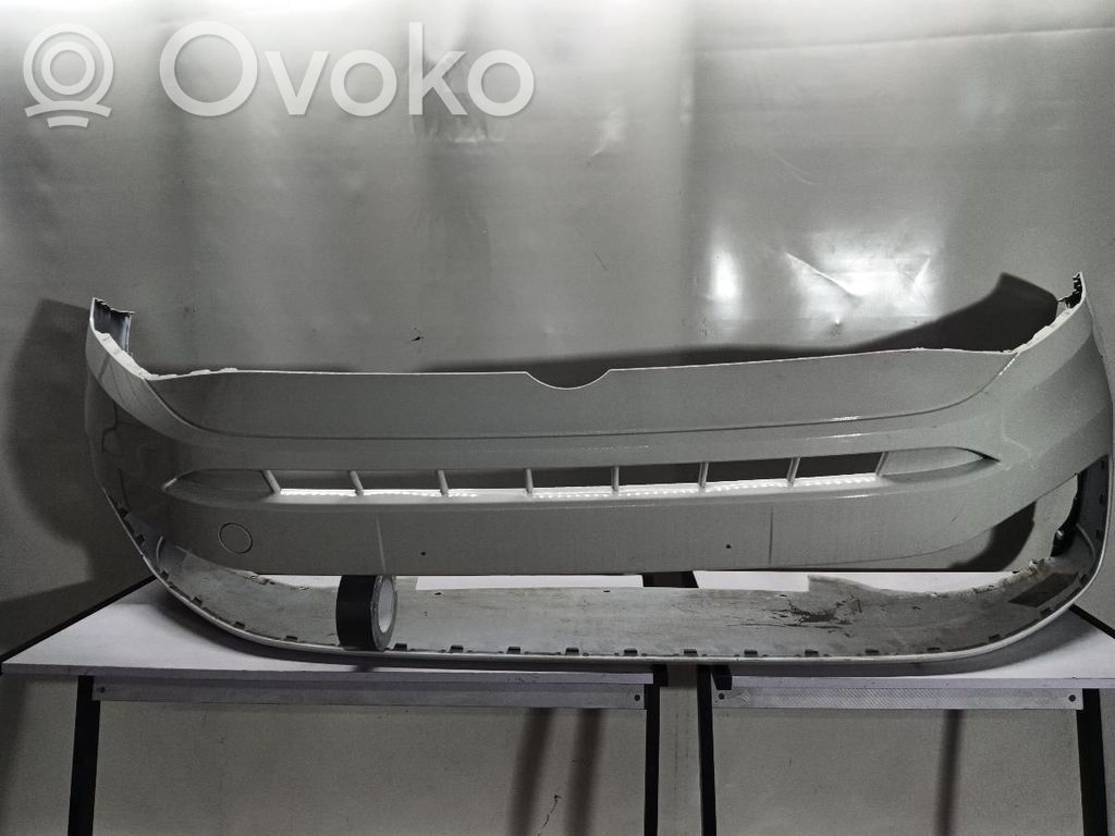 Volkswagen Caddy Parachoques delantero 