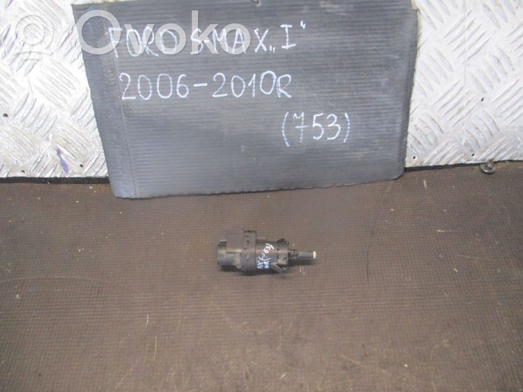 Brake pedal sensor switch
