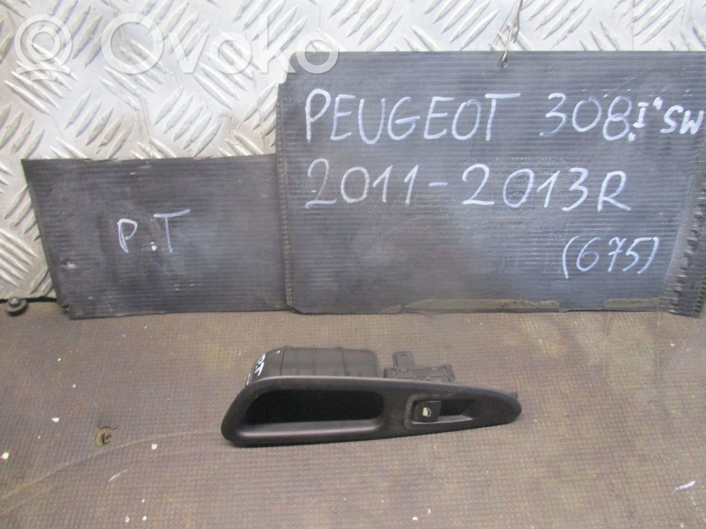 Peugeot 308 Electric window control switch 