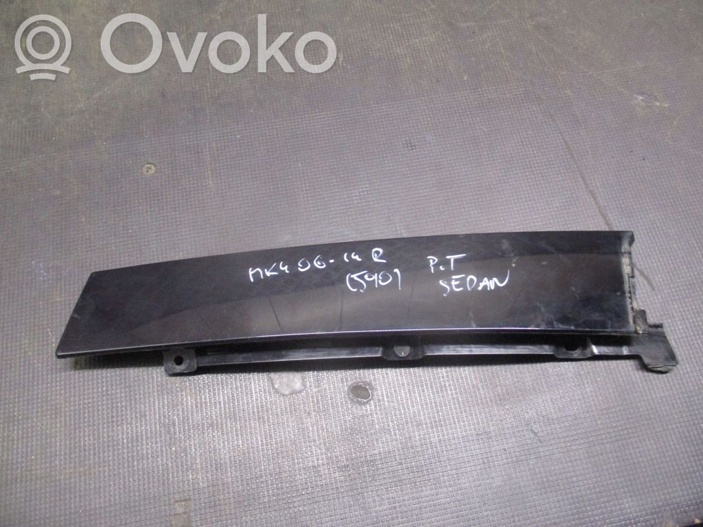 Ford Mondeo MK IV Galinių durų stiklo apdaila 